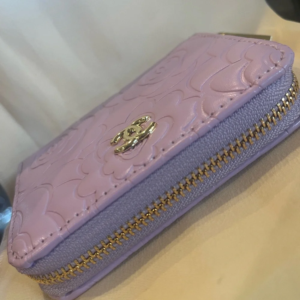 Lavender Floral Embossed Wallet - Picture 5 of 6